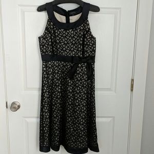 Tahari Arthur S. Levine Black n Cream Dress - 8